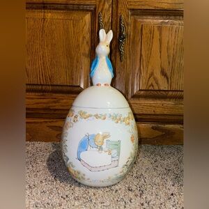Vintage Wedgwood Beatrix Potter Peter Rabbit Porcelain Mug & Cookie Jar England